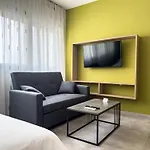 Tantalidou Urban Vibes By Proliving Hospitality شقة